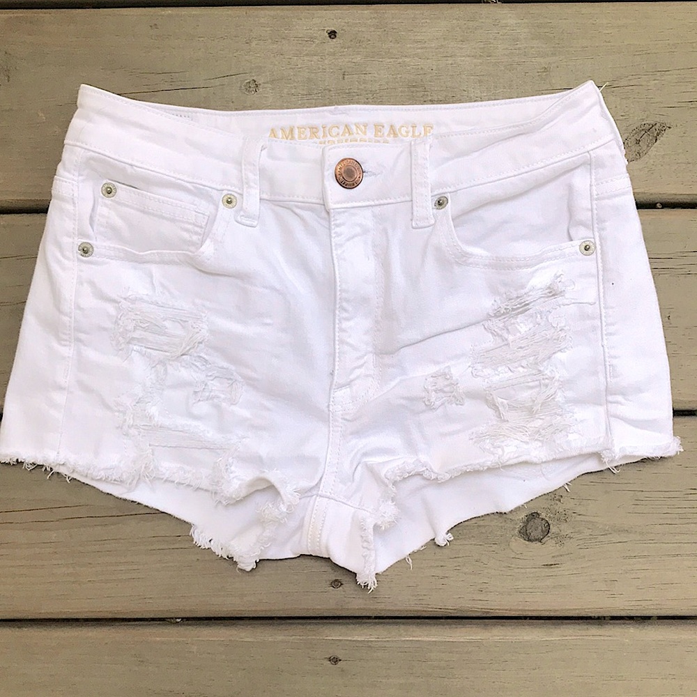 American Eagle outfitters white size 6 shorts